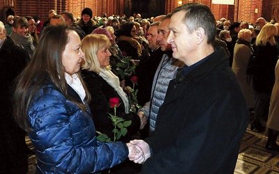 Odnowienie przyrzeczeń małżeńskich to piękny i wzruszający moment.