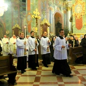 	Modlitwa dziękczynna za powołanych.