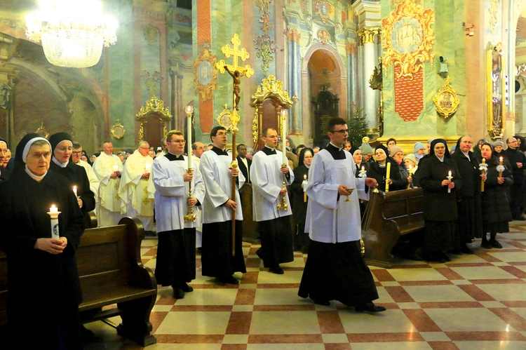 	Modlitwa dziękczynna za powołanych.