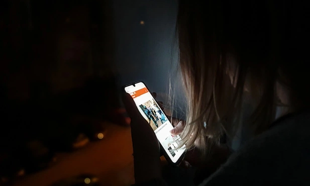 Nastolatki i smartfony