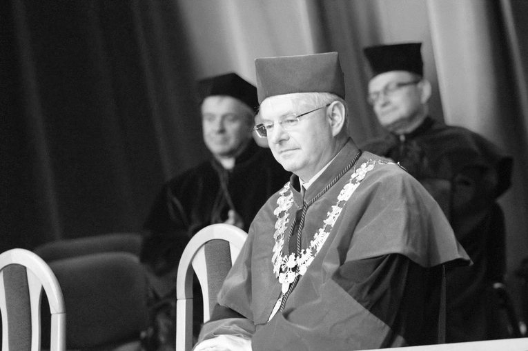 Nie żyje ks. prof. dr hab. Józef Stala