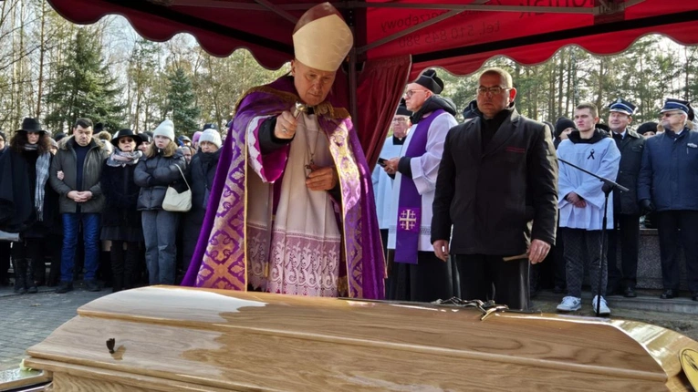 Pogrzeb ks. Jarosława Wypchło