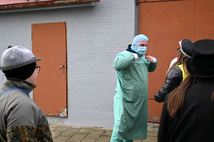 Przez Ostrożnicę z niedźwiedziem