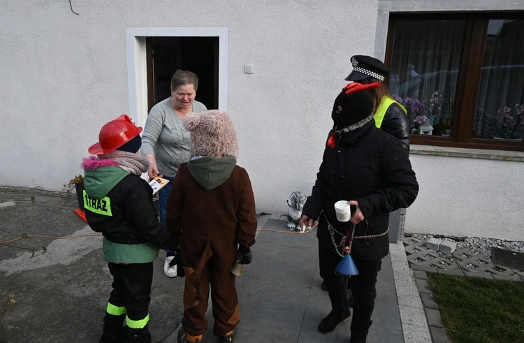 Przez Ostrożnicę z niedźwiedziem