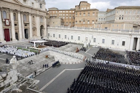 Papież wzywa służby mundurowe do obrony życia 