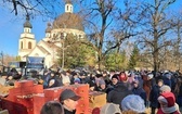 Ks. Kryża z Zaporoża: ludzie potrzebują żywności i pomocy medycznej 