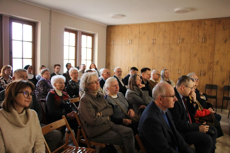 O pilskim kościele, saletynach i bp. Jeżu