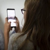 Dzieci na WhatsAppie: chaos, hejt i samowolka