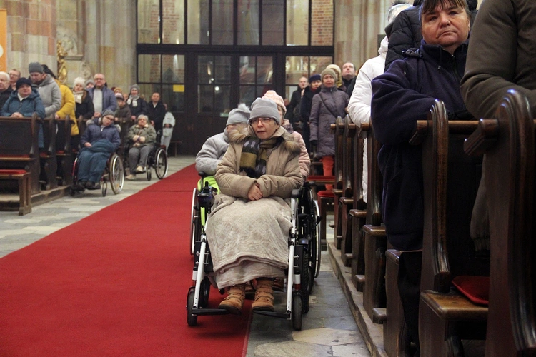 Abp Józef Kupny do chorych: trzymajcie się blisko Jezusa i naśladujcie Go