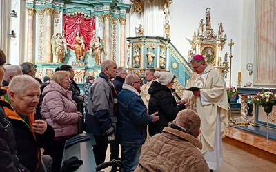 Mieć coś do zrobienia (z) cierpieniem