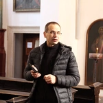 Nastolatki ze Żmigrodu na Szlaku Młodych z biskupem