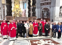 Z bp. Markiem Solarczykiem w bazylice św. Piotra.