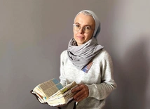 	S. J. Nowińska w każdą sobotę na stronie gosc.pl publikuje rozważania biblijne, a także podcasty, w których wraz z Dominiką Szczawińską omawia niedzielną liturgię słowa.