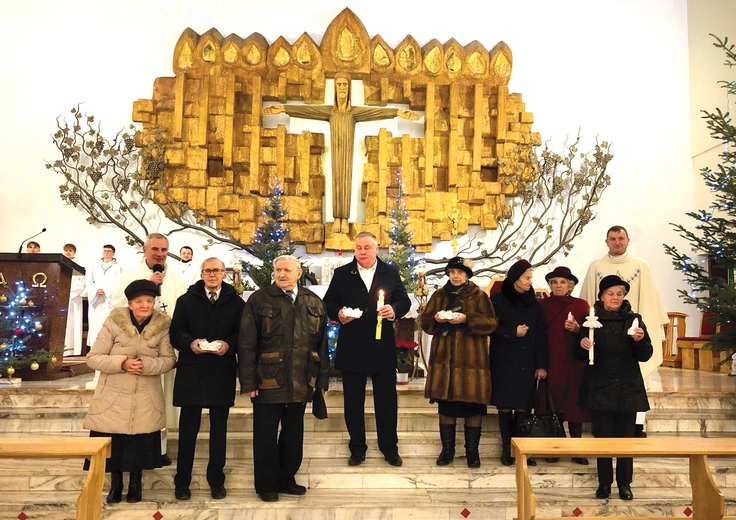 Rodzice kapłanów i sióstr z ks. Sławomirem Rakiem (z lewej) i ks. Arkadiuszem Wolskim.