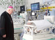 	Bp Romuald Kamiński odwiedził pacjentów w Międzyleskim Szpitalu Specjalistycznym.