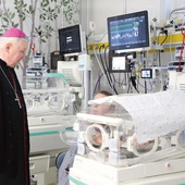 	Bp Romuald Kamiński odwiedził pacjentów w Międzyleskim Szpitalu Specjalistycznym.