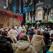 Pielgrzymi polecali swoje intencje Matce Bożej.