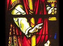 	Witraż w kościele św. Bartłomieja w Gliwicach: „Św. Walenty” (350 x 70 cm), Georg Schneider, Ratyzbona, 1910–1911 r. 