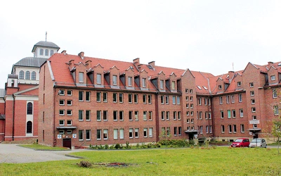 	Centrum znajduje się przy kościele jezuitów w Gliwicach.