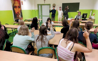 Czerwiec 2024. Lekcja religii prowadzona wspólnie z katechetką E. Skierską.