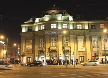 Wciąż koncertują w tym samym budynku u zbiegu ulic Zwierzynieckiej i Straszewskiego. Tak wyglądał ten gmach w 2015 r., gdy FK świętowała jubileusz 70-lecia.