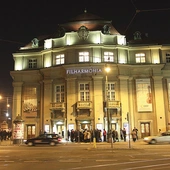 Wciąż koncertują w tym samym budynku u zbiegu ulic Zwierzynieckiej i Straszewskiego. Tak wyglądał ten gmach w 2015 r., gdy FK świętowała jubileusz 70-lecia.