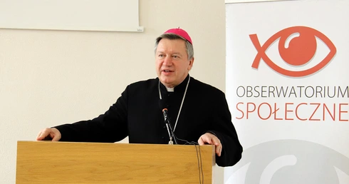 Abp Józef Kupny: Kościół będzie wołał do klasy politycznej o opamiętanie