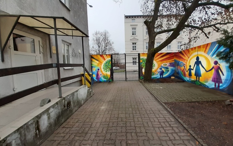 Mural w Centrum Kryzysowym Caritas w Koszalinie