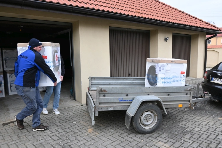 Opolska Caritas przekazuje sprzęt AGD powodzianom