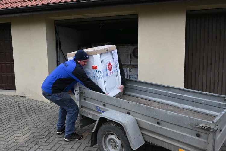 Opolska Caritas przekazuje sprzęt AGD powodzianom