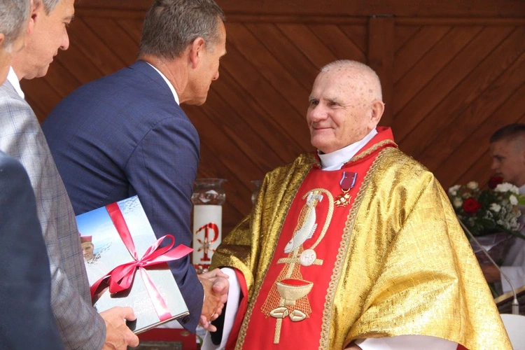 Ks. Józef Trela ze Żmiącej został Sądeczaninem Roku 2024
