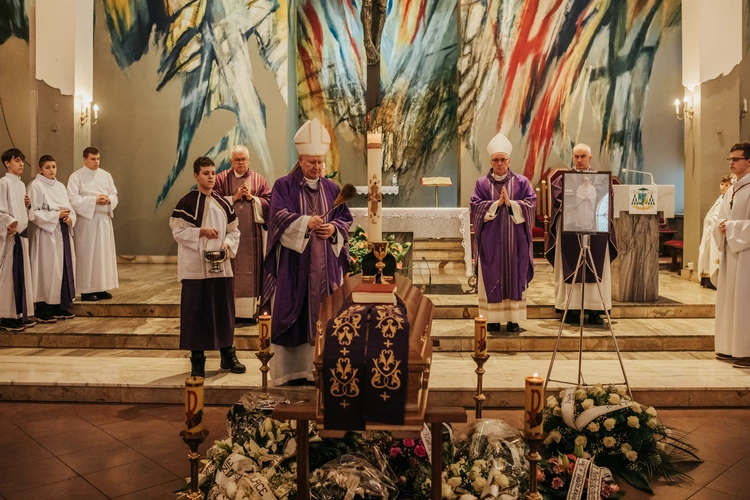 Ostatnie pożegnanie ks. Ludwika Grochowiny