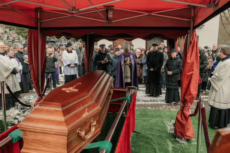 Ostatnie pożegnanie ks. Ludwika Grochowiny