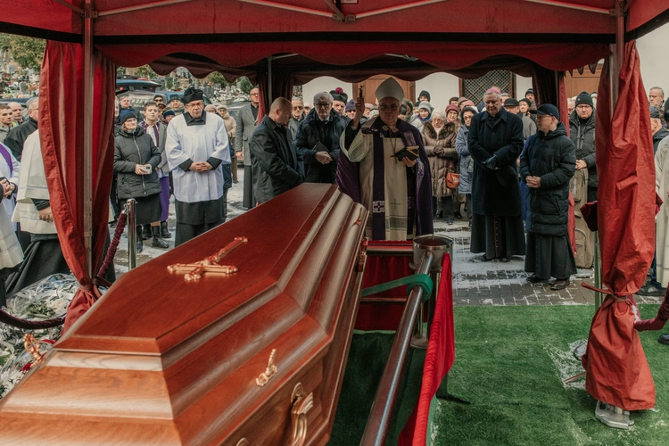 Ostatnie pożegnanie ks. Ludwika Grochowiny