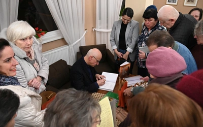 Opisali stuletnie dzieje kościoła i parafii