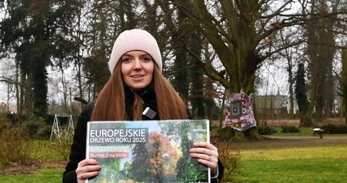 Drzewo z Dalkowa walczy o tytuł Europejskiego Drzewa Roku 2025
