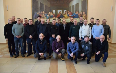 Rozpoczął się kurs dla szafarzy Komunii świętej