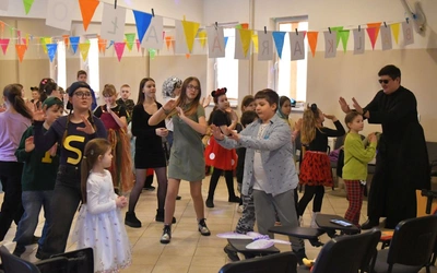 Zabawa karnawałowa z "Urwisami Maryi" w Gorzow Wlkp.