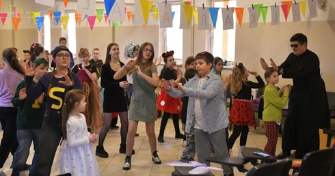Bal karnawałowy z Urwisami Maryi w gorzowskiej parafii