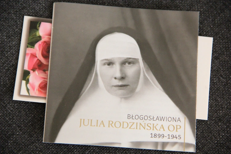 Niebo w kolorze popiołu