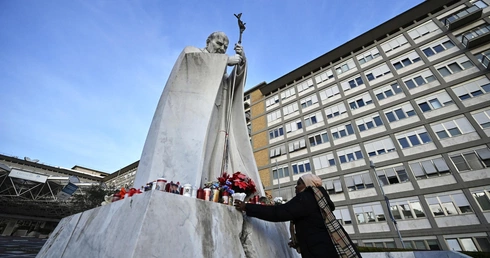 Z powodu hospitalizacji papieża odwołano kolejne wydarzenia z jego udziałem