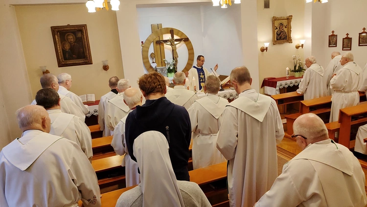 Księża seniorzy wspominają kard. Bolesława Kominka w ramach Roku Pojednania
