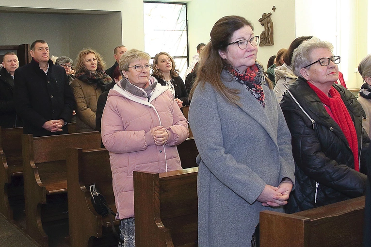 Podczas Mszy św. zawierzano Bogu maryjne kręgi.