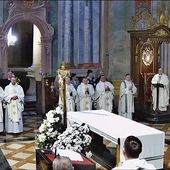Msza Święta z sakramentem namaszczenia chorych.