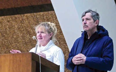 Beata i Krzysztof dzielili się, jak Jezus towarzyszy im w codzienności.