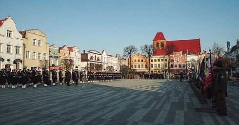 Tradycyjne obchody zgromadziły parlamentarzystów, samorządowców, przedstawicieli służb mundurowych oraz osoby związane z polskim morzem.