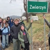 	W zimowisku uczestniczyła młodzież z Mokrzeszowa, Nowej Rudy i Kłodzka.