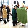 	Małżonkowie otrzymali indywidualne błogosławieństwo.