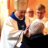 	– Apostolat modlitwy ludzi chorych podtrzymuje świat w miłości, chroni przed złem – podkreślił bp Lityński.