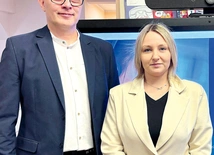 	Ola i Jacek otrzymali nagrody za długoletnią pracę w Centrum Powiadamiania Ratunkowego.
